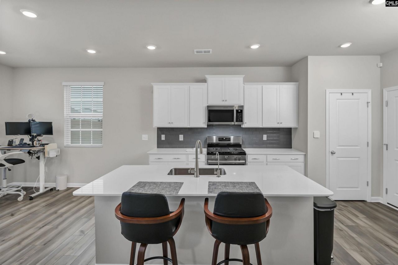 545 Richmond Road Photo 11