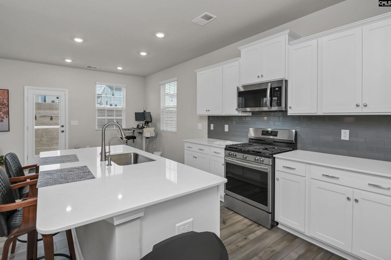 545 Richmond Road Photo 12