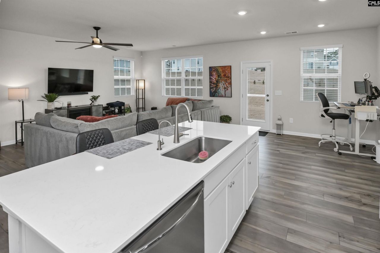 545 Richmond Road Photo 13