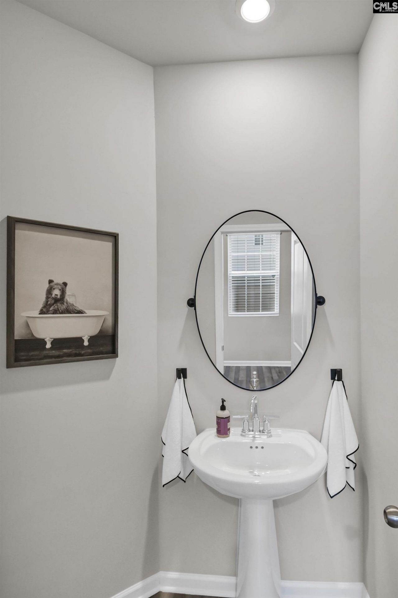 545 Richmond Road Photo 16