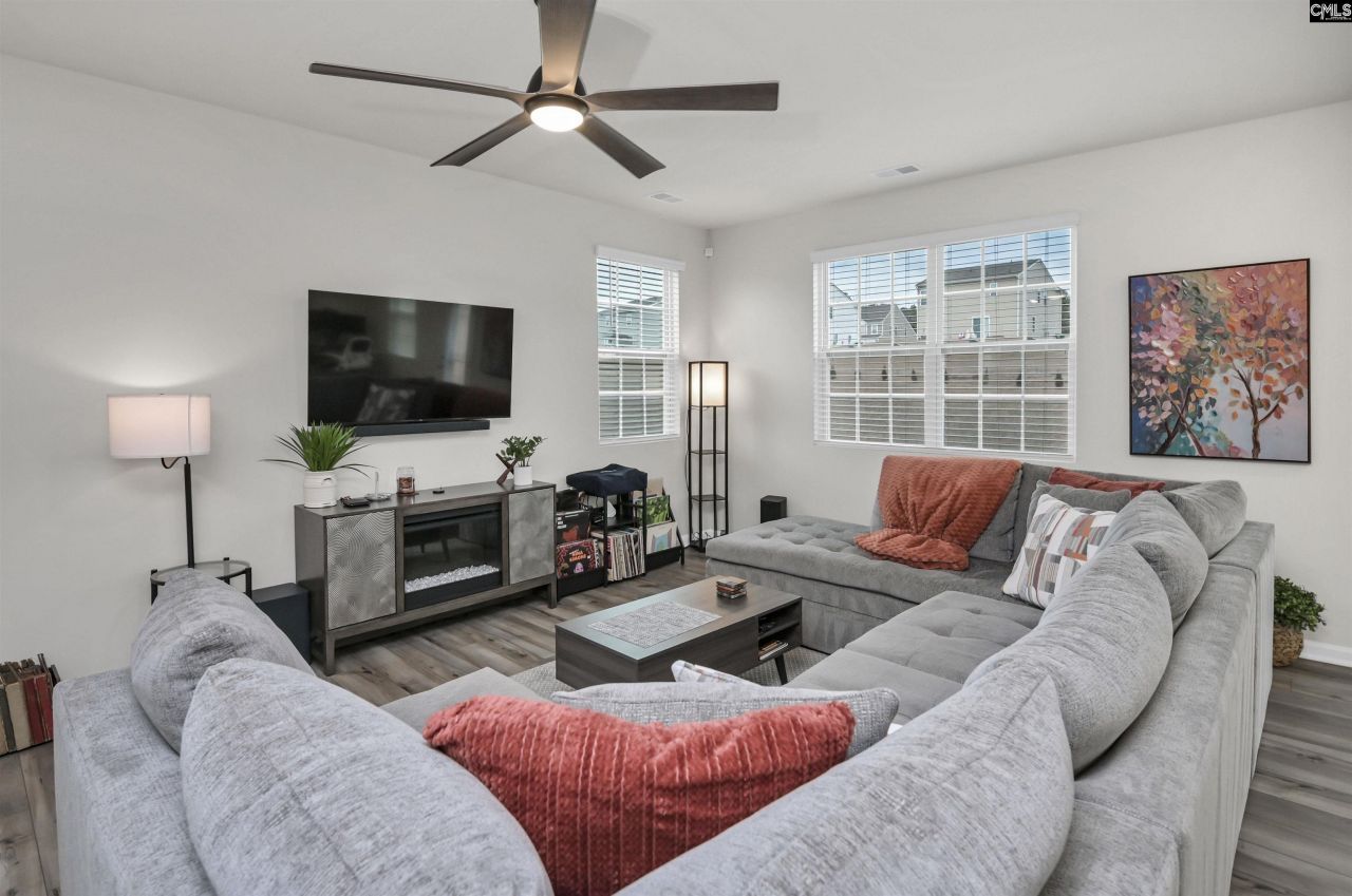 545 Richmond Road Photo 4