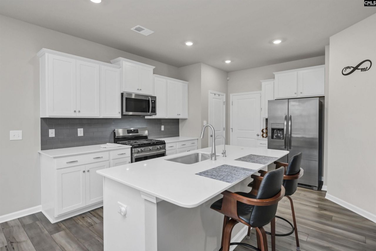 545 Richmond Road Photo 9