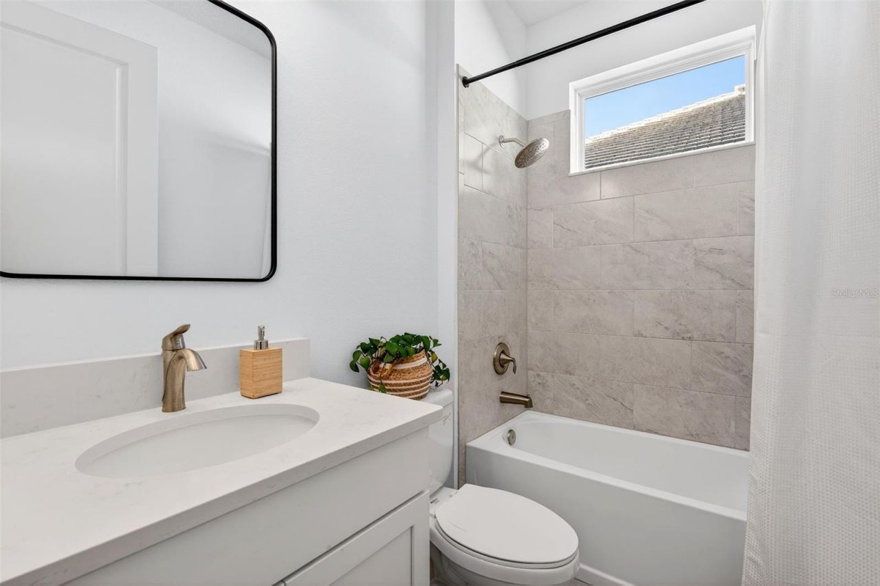 2119 Woodleaf Hammock Court, Lakewood Ranch, FL 34211 Photo