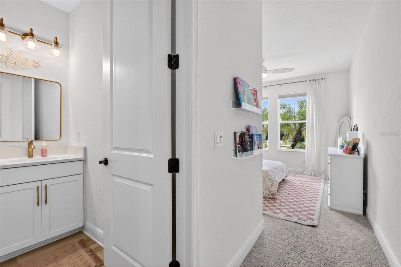 2119 Woodleaf Hammock Court, Lakewood Ranch, FL 34211 Photo