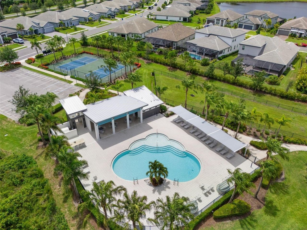 2119 Woodleaf Hammock Court, Lakewood Ranch, FL 34211 Photo