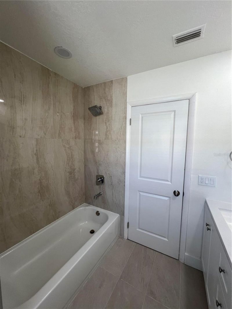 2502 Tropical Shores Drive Se, Saint Petersburg, FL 33705 Photo