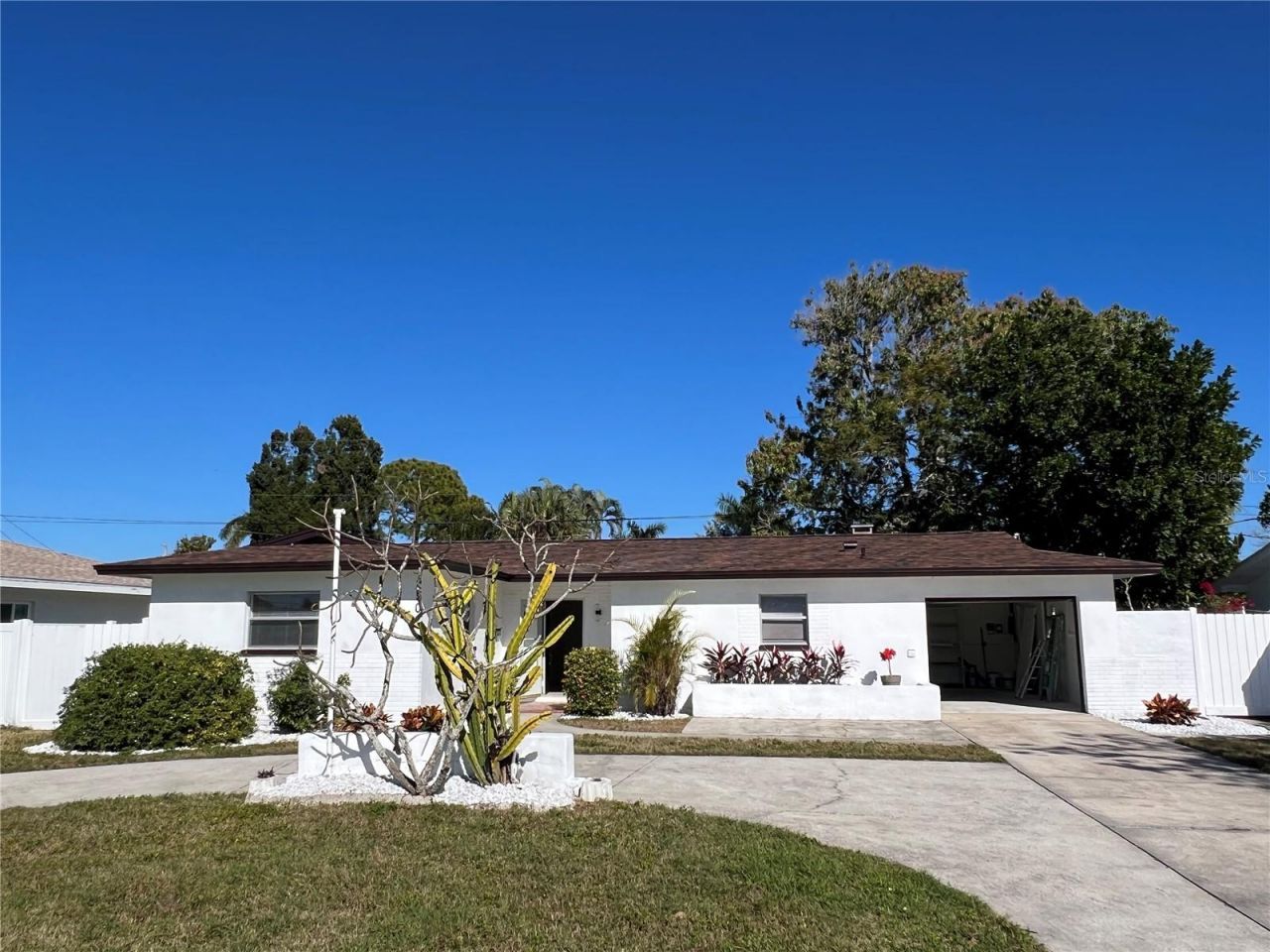 2502 Tropical Shores Drive Se, Saint Petersburg, FL 33705 Photo