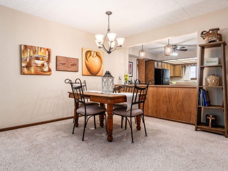 3167 Griggsview Court, Columbus, OH 43221 Photo 4