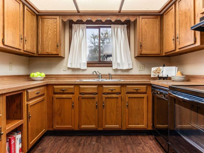 3167 Griggsview Court, Columbus, OH 43221 Photo 9