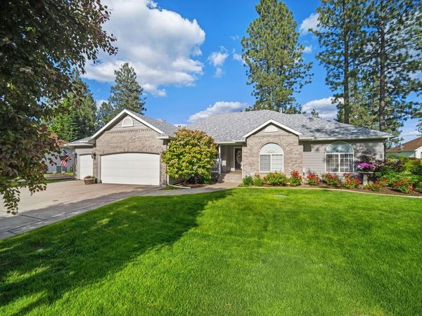 6908 N East Bluff Ct, Spokane, WA 99208