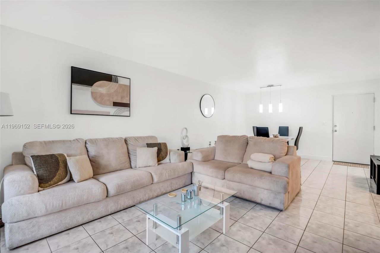 8501 NW 8th St, Unit 110, Miami, FL 33126 Photo