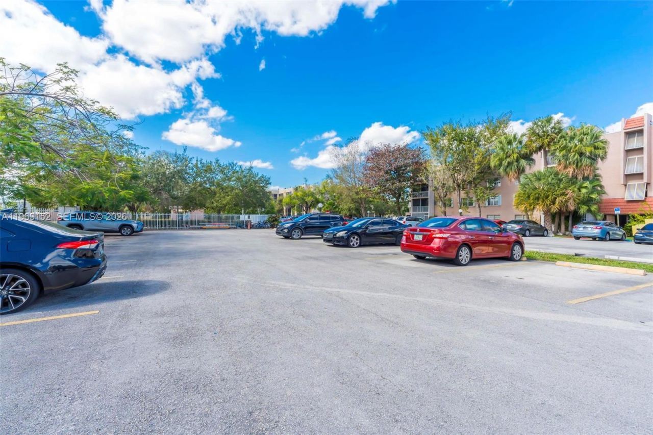 8501 NW 8th St, Unit 110, Miami, FL 33126 Photo