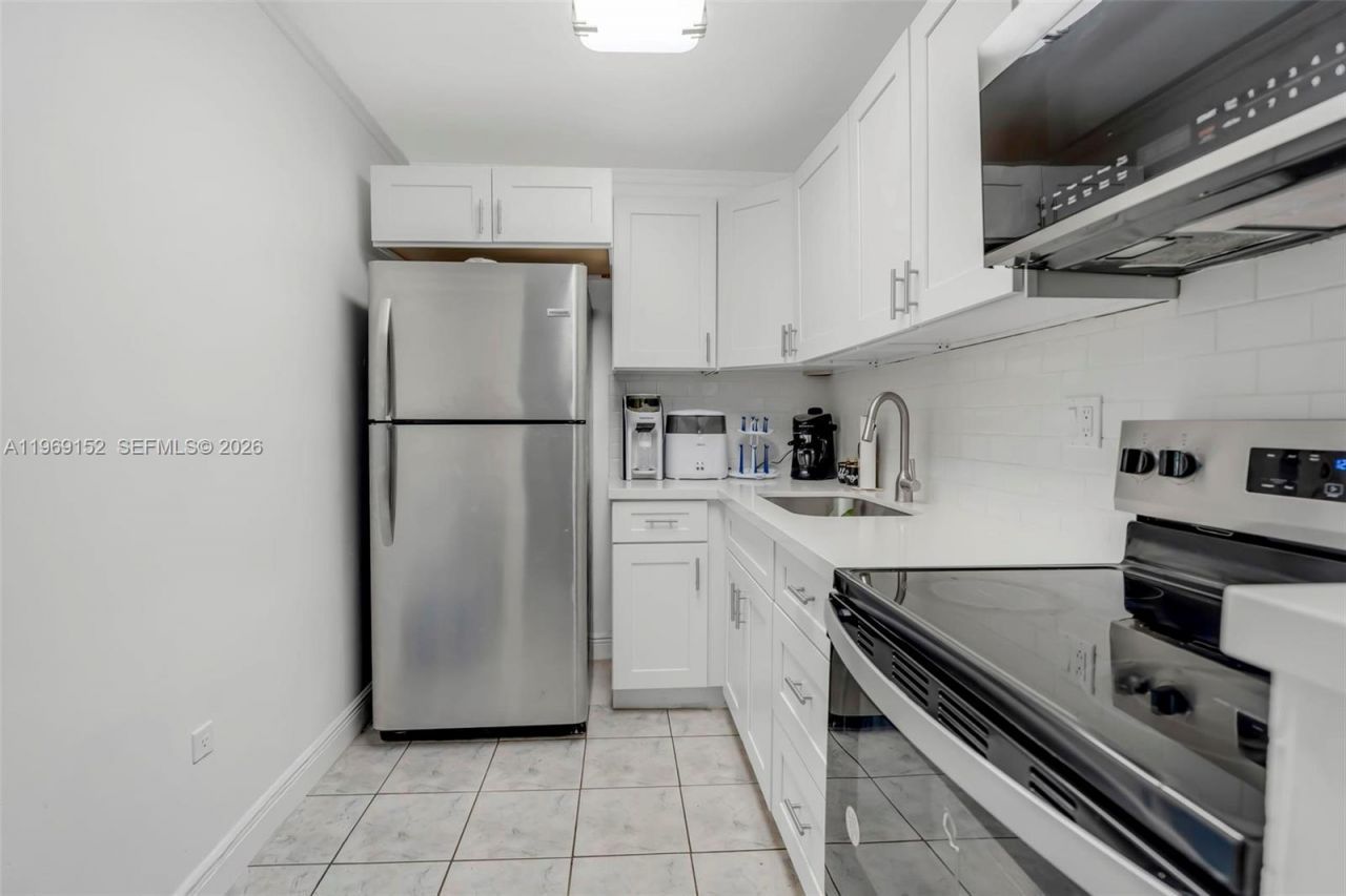 8501 NW 8th St, Unit 110, Miami, FL 33126 Photo