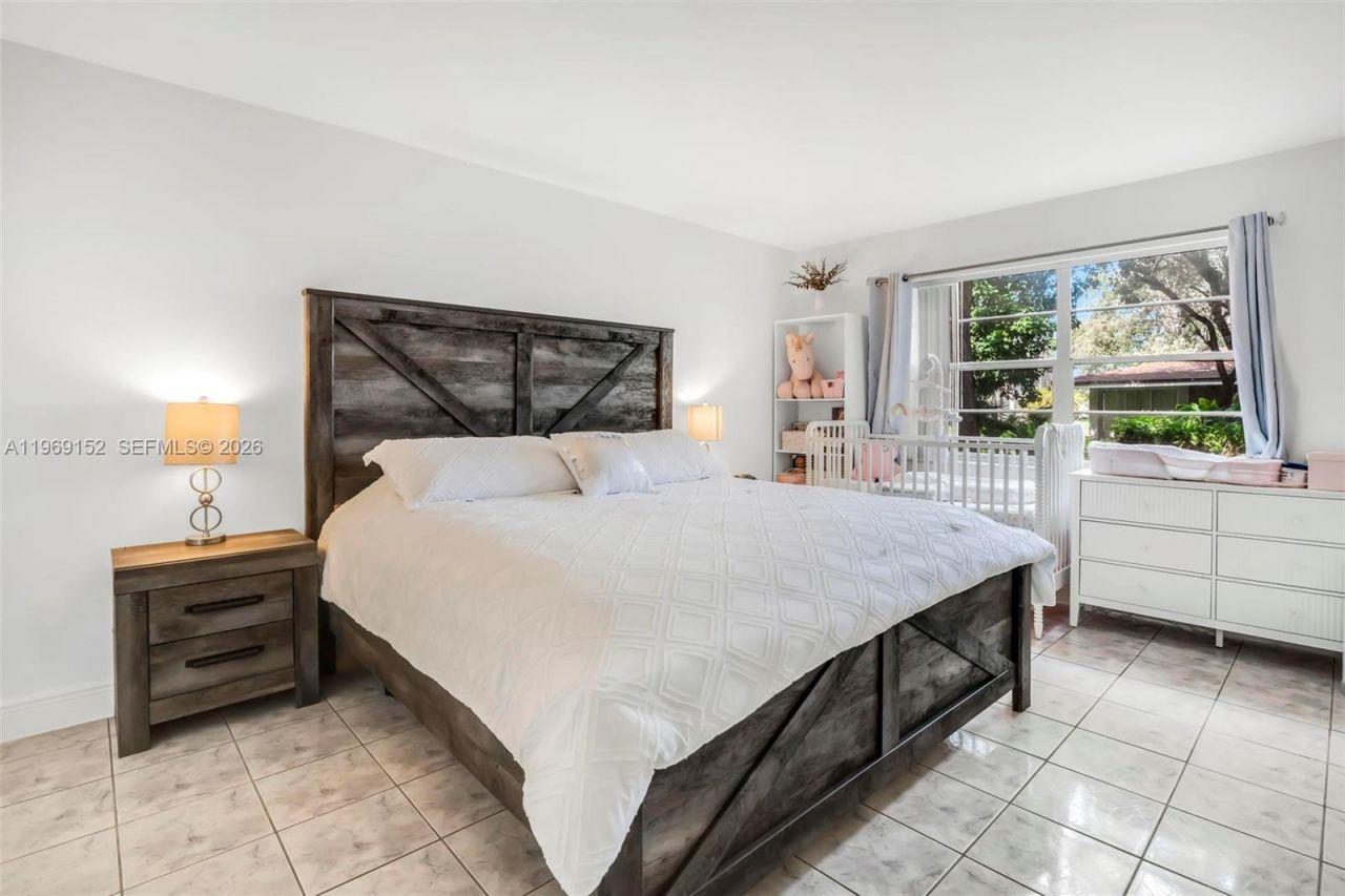 8501 NW 8th St, Unit 110, Miami, FL 33126 Photo