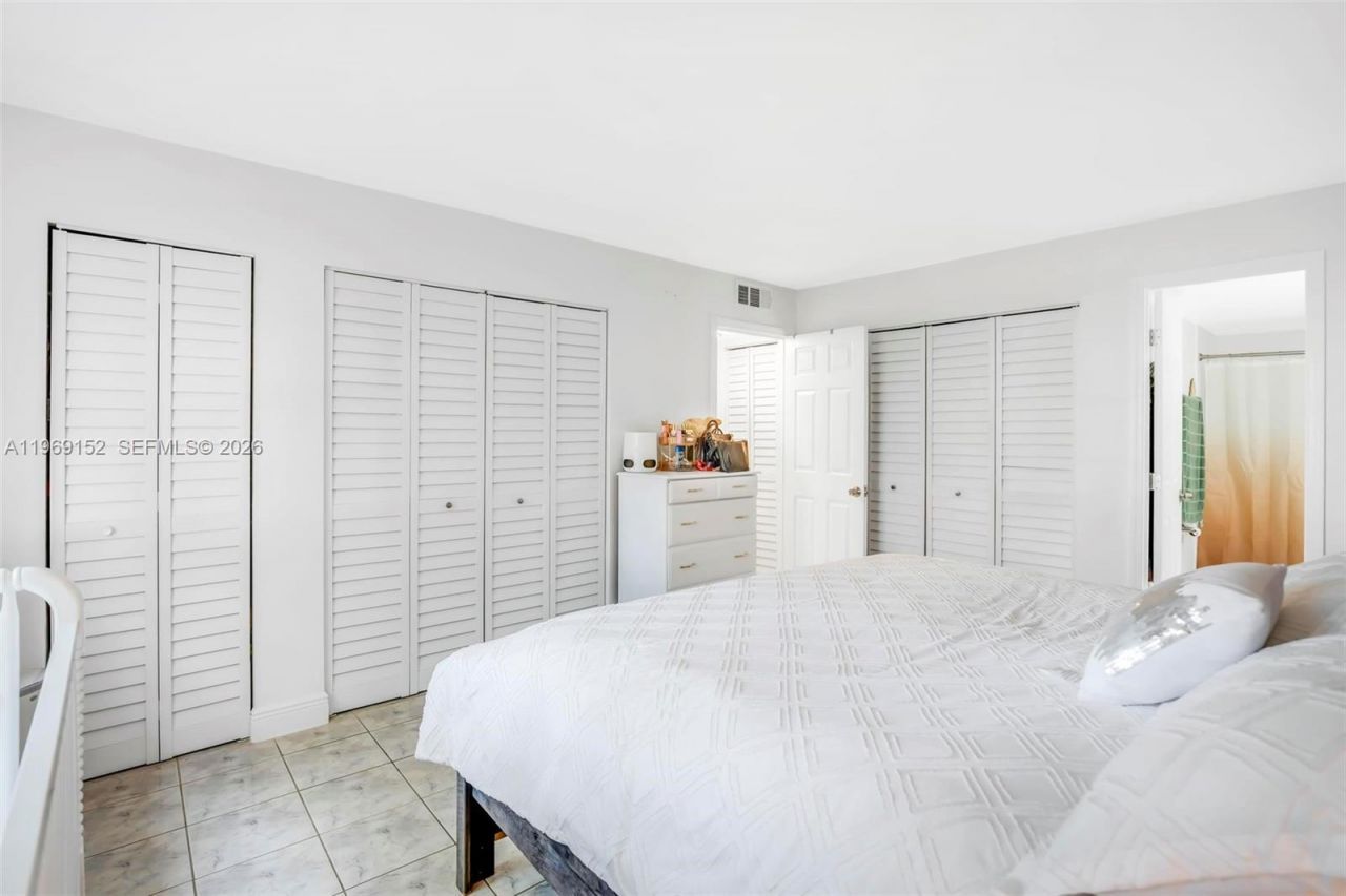 8501 NW 8th St, Unit 110, Miami, FL 33126 Photo