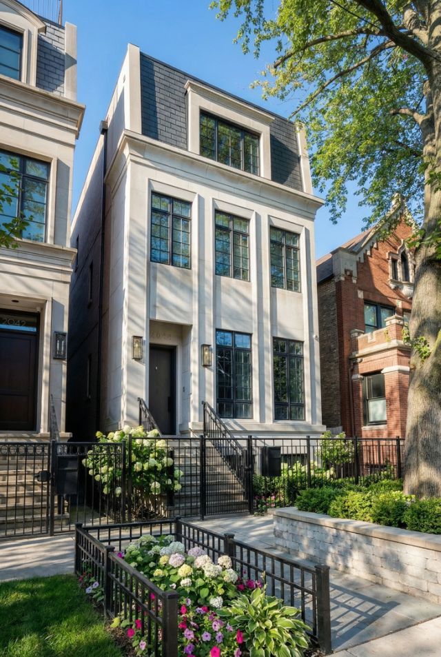 2044 N Fremont Street, Chicago, IL 60614