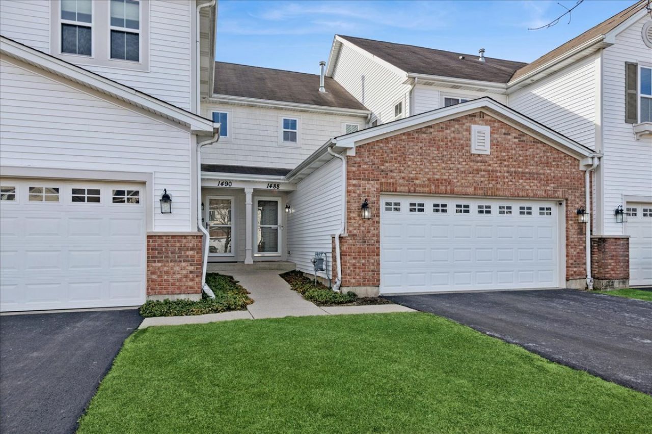 1488 Yosemite Circle, Crystal Lake, IL 60014 Main Photo