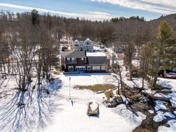 7 Capstan Rd, West Milford, NJ 07480