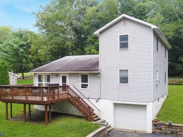 62 Ridgeway Ave, Hope, NJ 07825