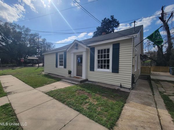 34 Orange Avenue, Natchez, MS 39120