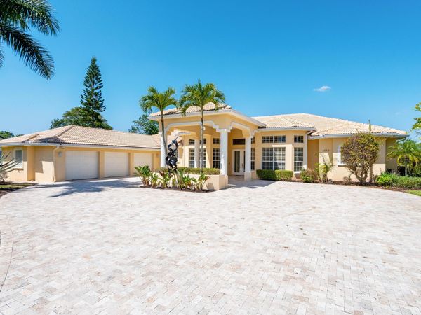 8668 Marlamoor Lane, Palm Beach Gardens, FL 33412