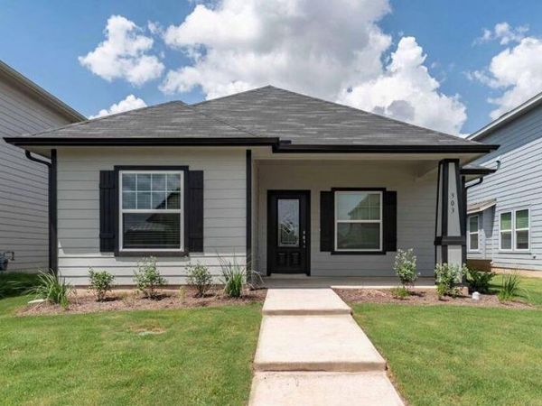 303 Clearlake DR, Hutto, TX 78634