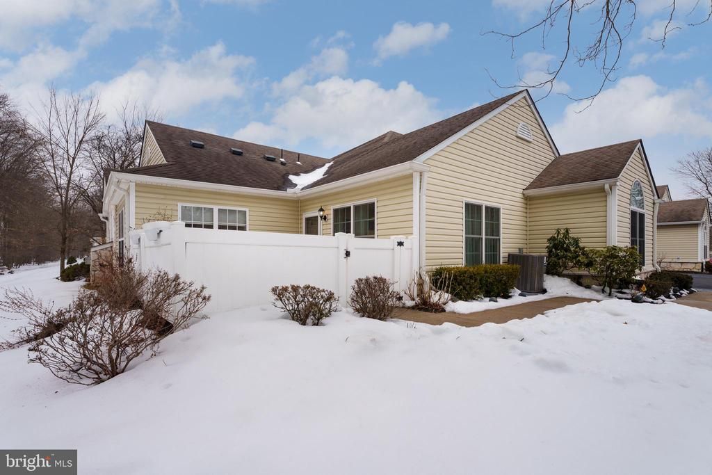 262 Federal Point Boulevard, Lawrence Township, NJ 08648 Main Photo