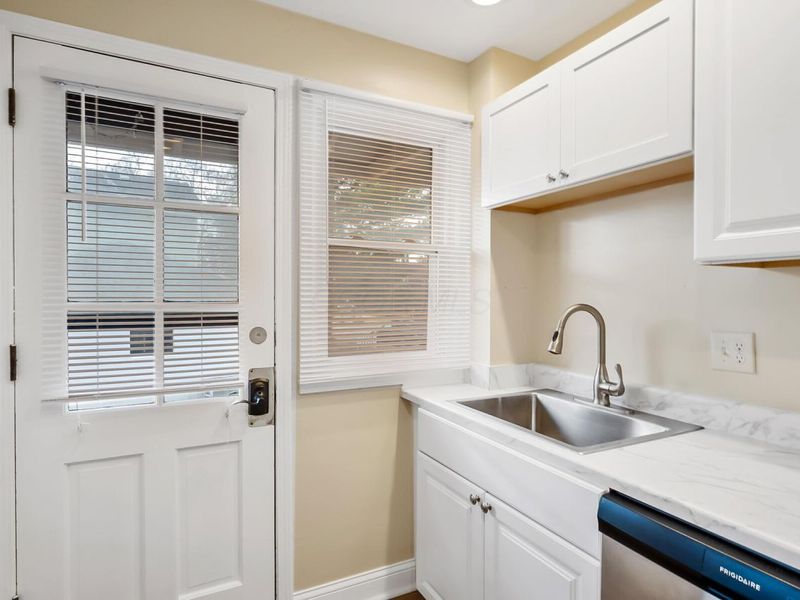 109 E Arcadia Avenue, Columbus, OH 43202 Photo 7