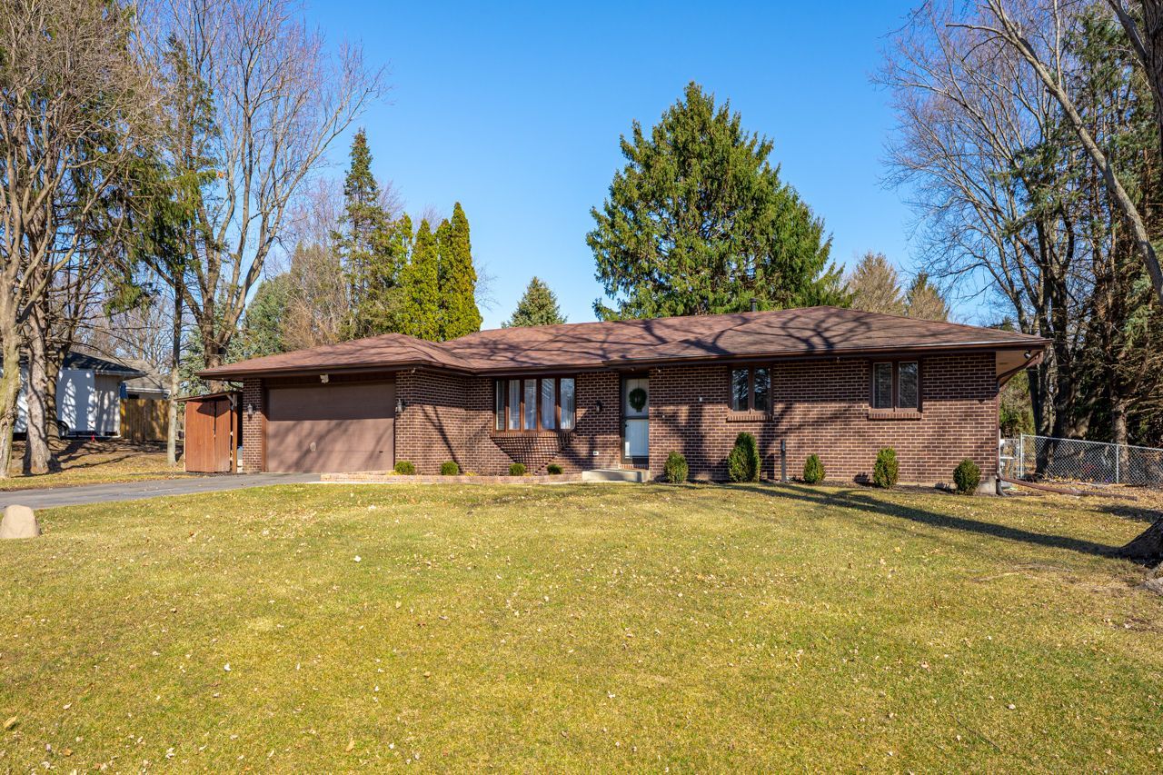 1182 AURA Drive Rockford, IL 61108