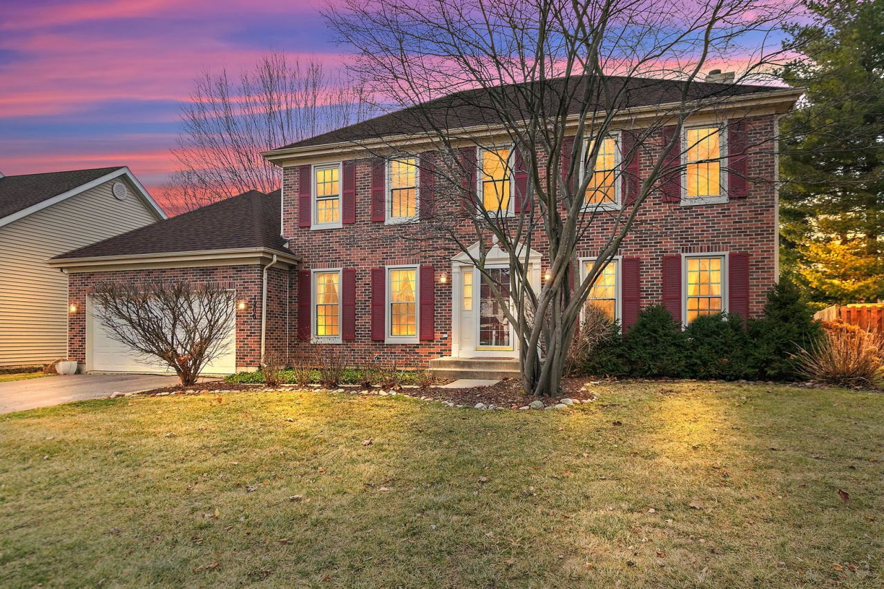 1200 Deep Woods Drive, Elgin, IL 60120 Main Photo