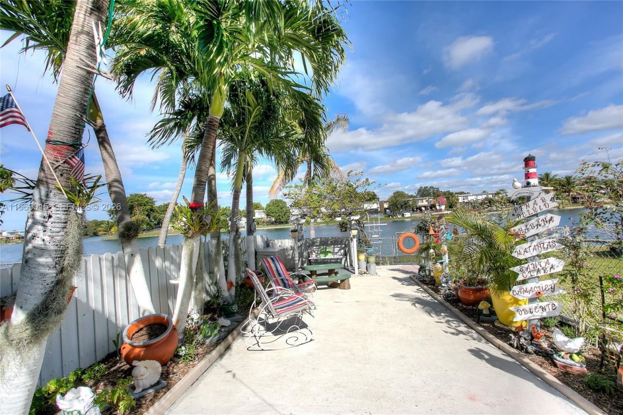 1675 W 72nd St, Hialeah, FL 33014 Photo