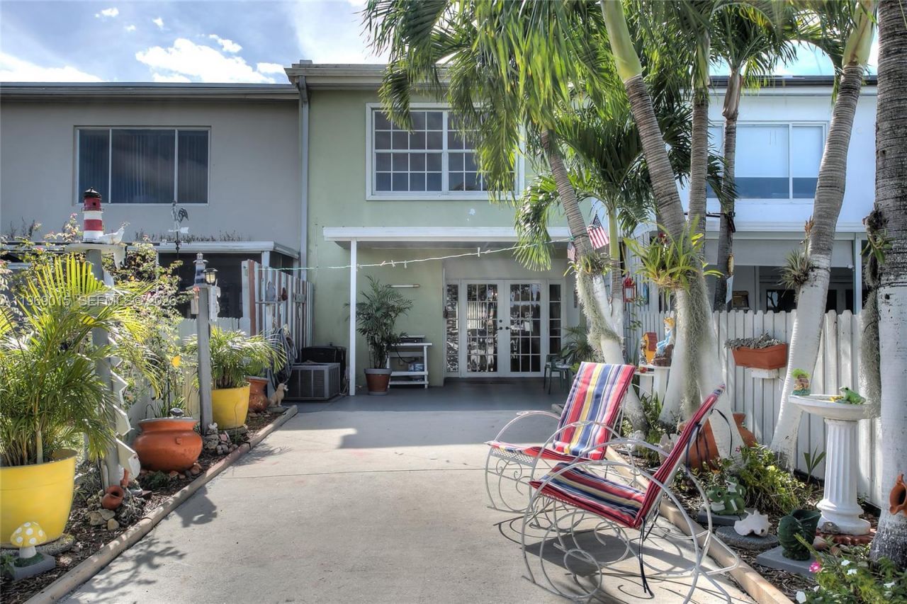 1675 W 72nd St, Hialeah, FL 33014 Photo