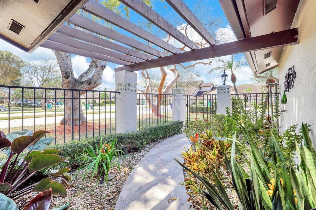 10281 SW 137th Pl, Miami, FL 33186 Photo