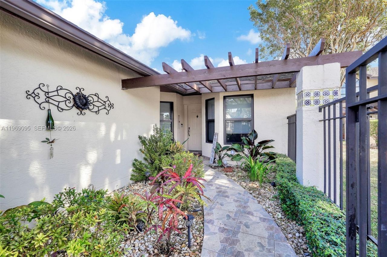 10281 SW 137th Pl, Miami, FL 33186 Photo