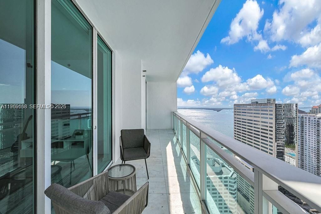 950 Brickell Bay Dr, Unit 3605, Miami, FL 33131 Photo
