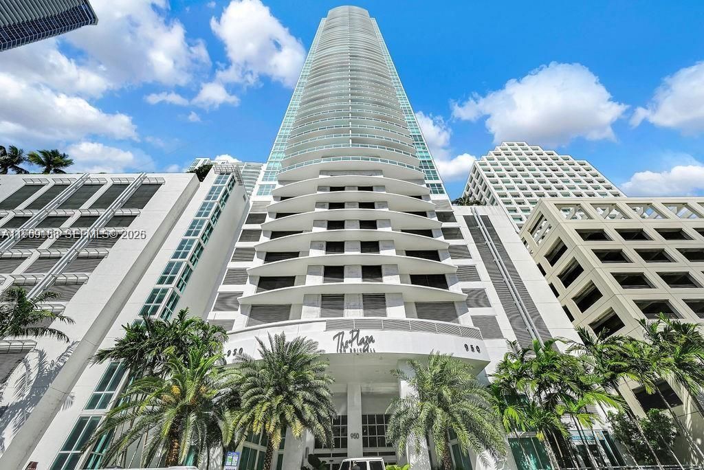 950 Brickell Bay Dr, Unit 3605, Miami, FL 33131 Photo
