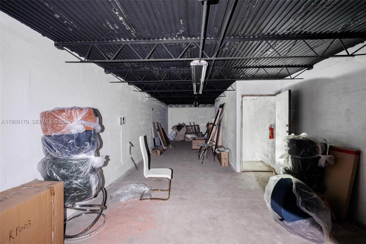 1500 E Commercial Blvd , Oakland Park, FL 33334 Photo