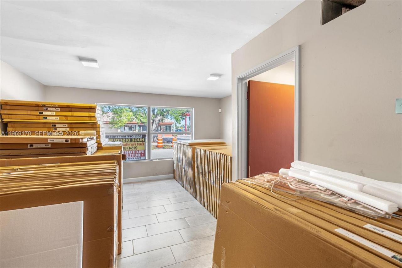 1500 E Commercial Blvd , Oakland Park, FL 33334 Photo