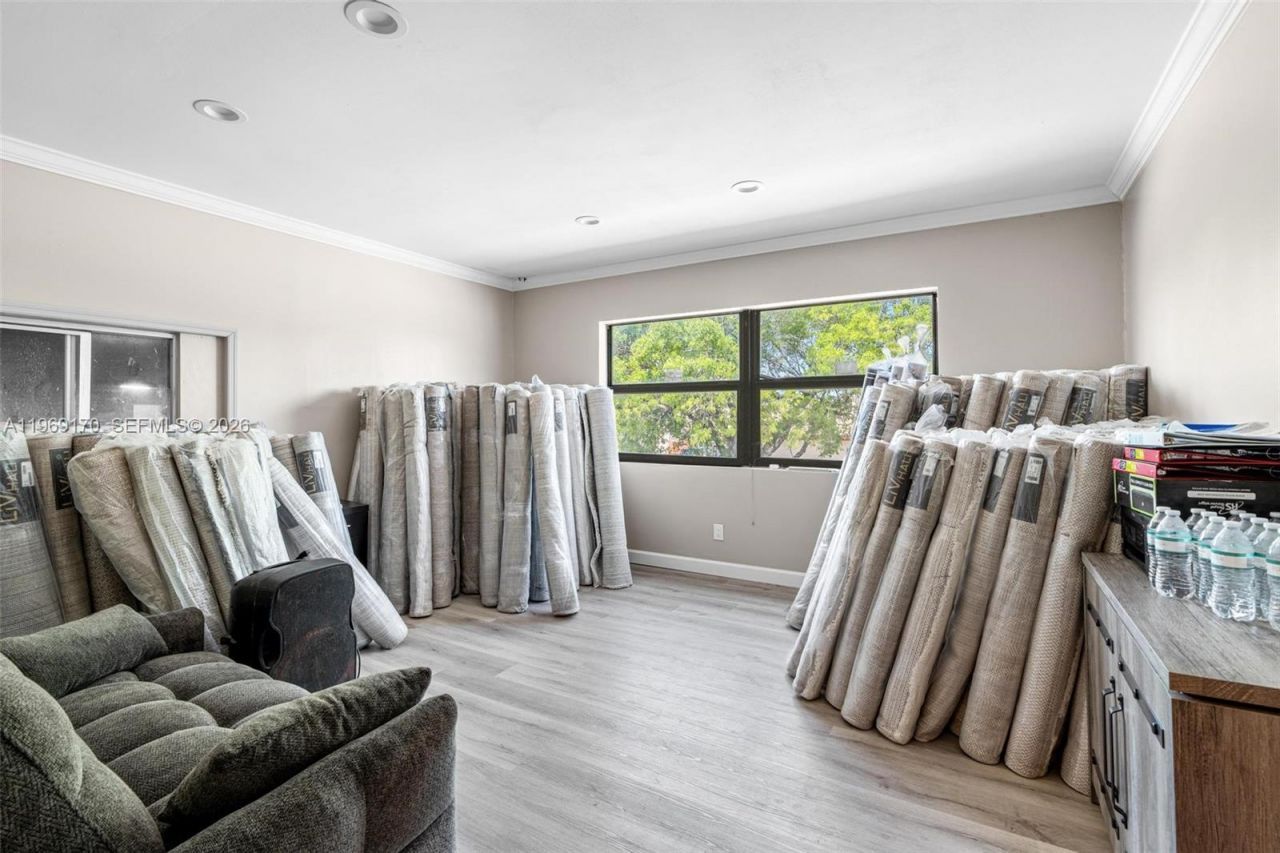 1500 E Commercial Blvd , Oakland Park, FL 33334 Photo