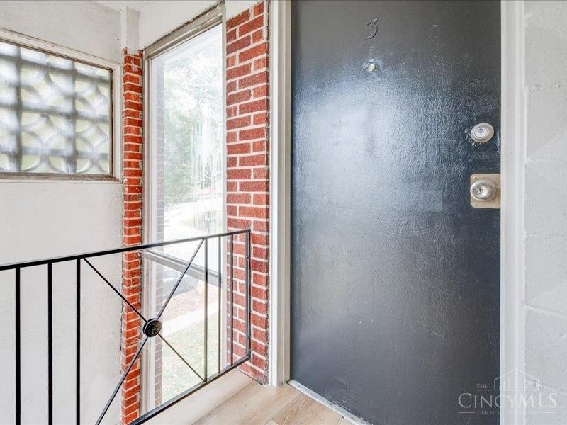 1638 Crest Hill Avenue, Cincinnati, OH 45237 Photo 2