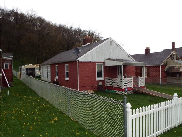 18 Penn Ave, Clarksville, PA 15322