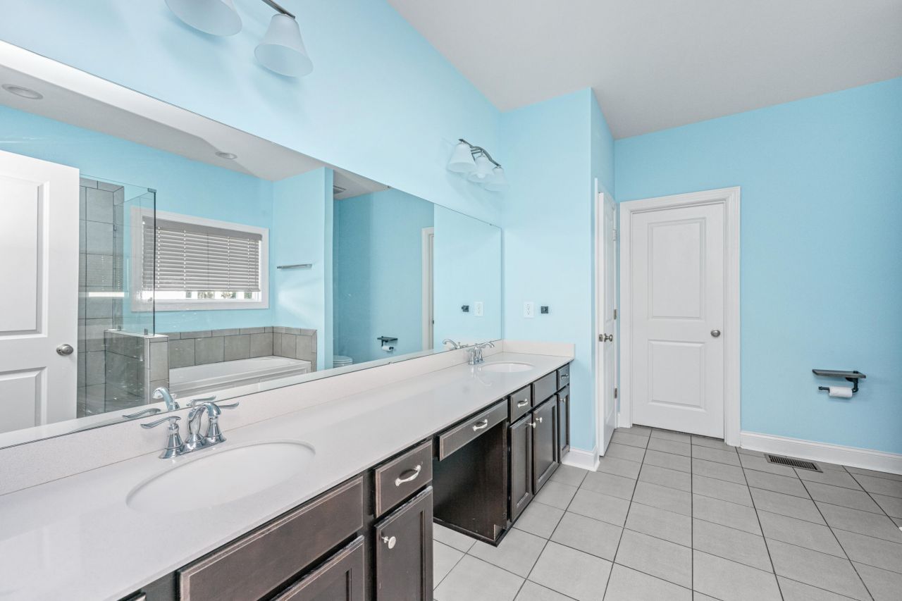 4624 Bonnie Marie Way Photo 17