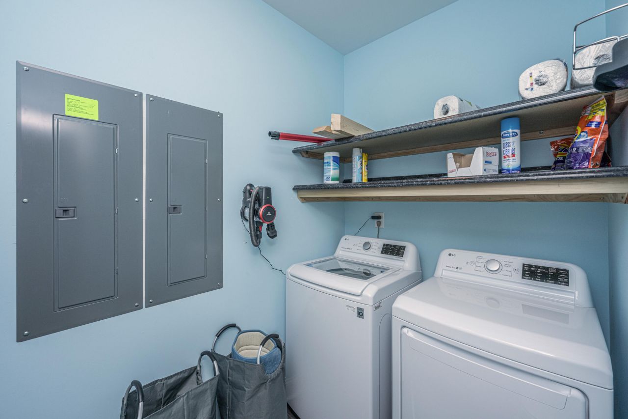 4624 Bonnie Marie Way Photo 31