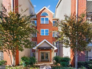 3307 WYNDHAM CIRCLE, Unit 4165, ALEXANDRIA, VA 22302