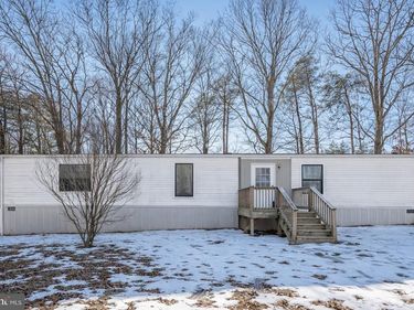 1142 SPRING GROVE, SPOUT SPRING, VA 24593