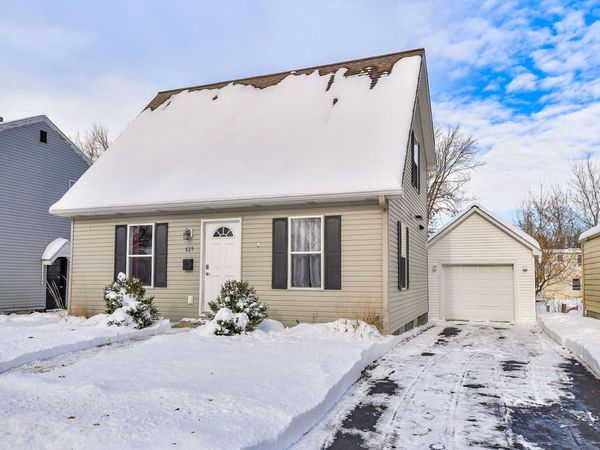 825 Albert Avenue, Sycamore, IL 60178