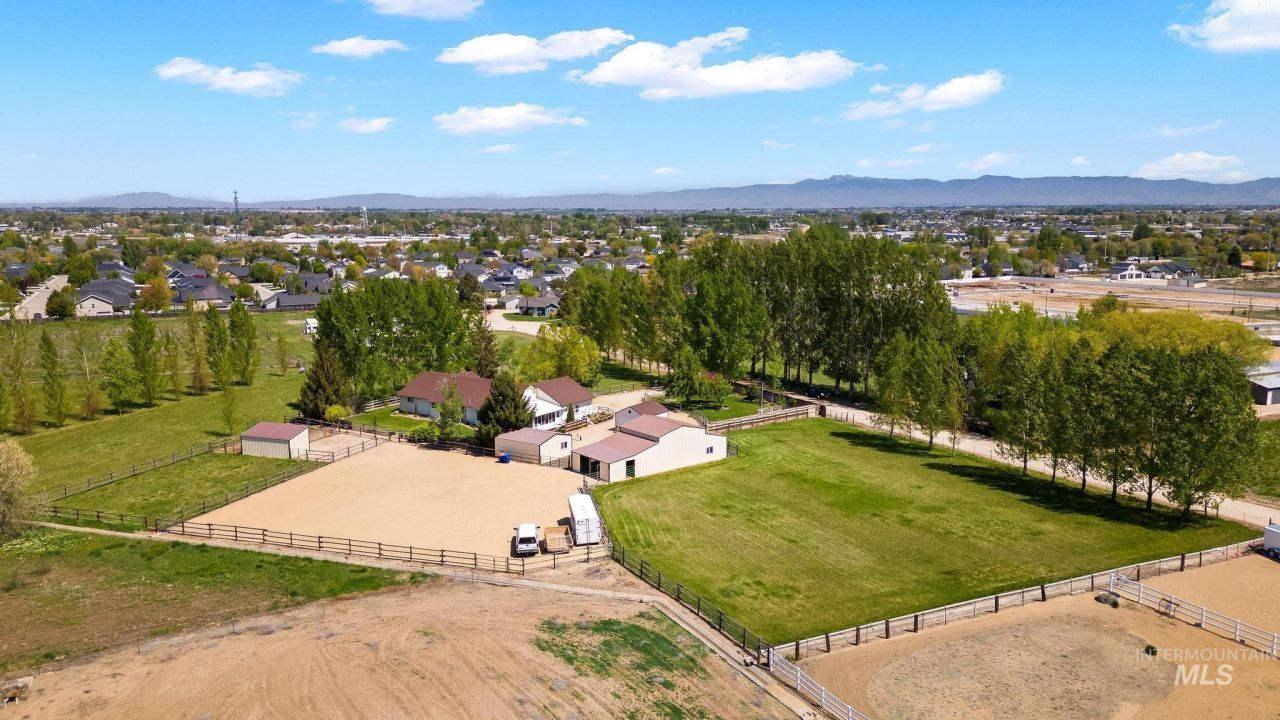 1401 Crane Ln, Kuna, ID 83634 Main Photo