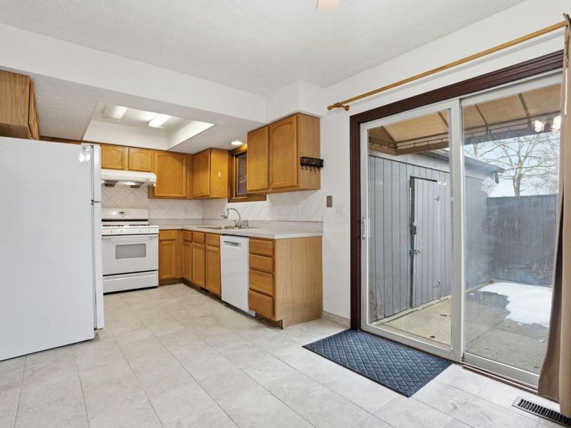 5348 Shannon Lane, Unit 68, Columbus, OH 43235 Photo 15