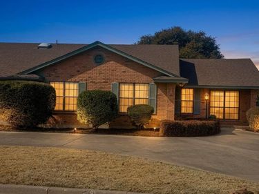 5116 Ledgestone Drive, Fort Worth, TX 76132