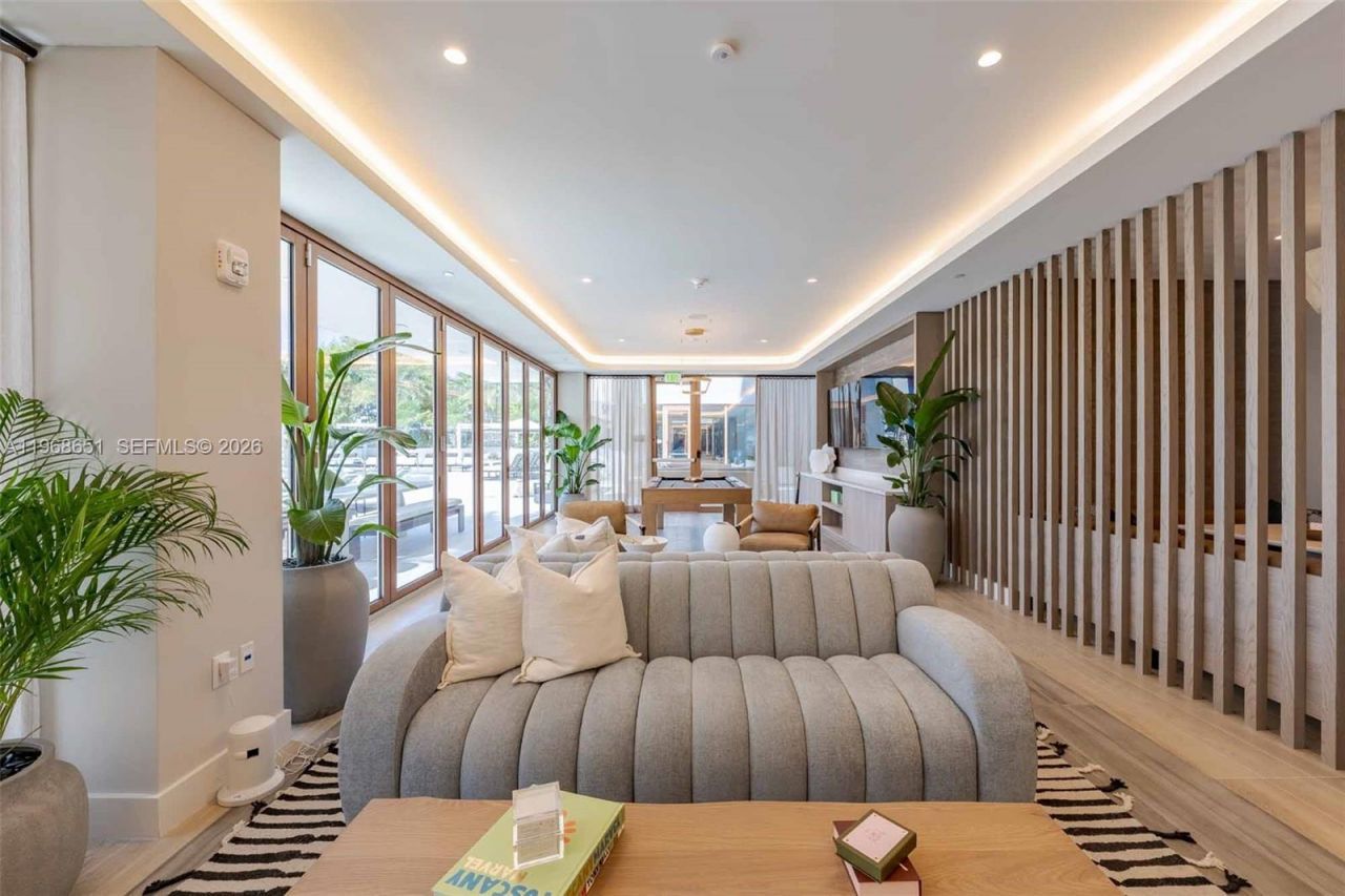 3900 Alton Road, Unit 205, Miami Beach, FL 33140 Photo